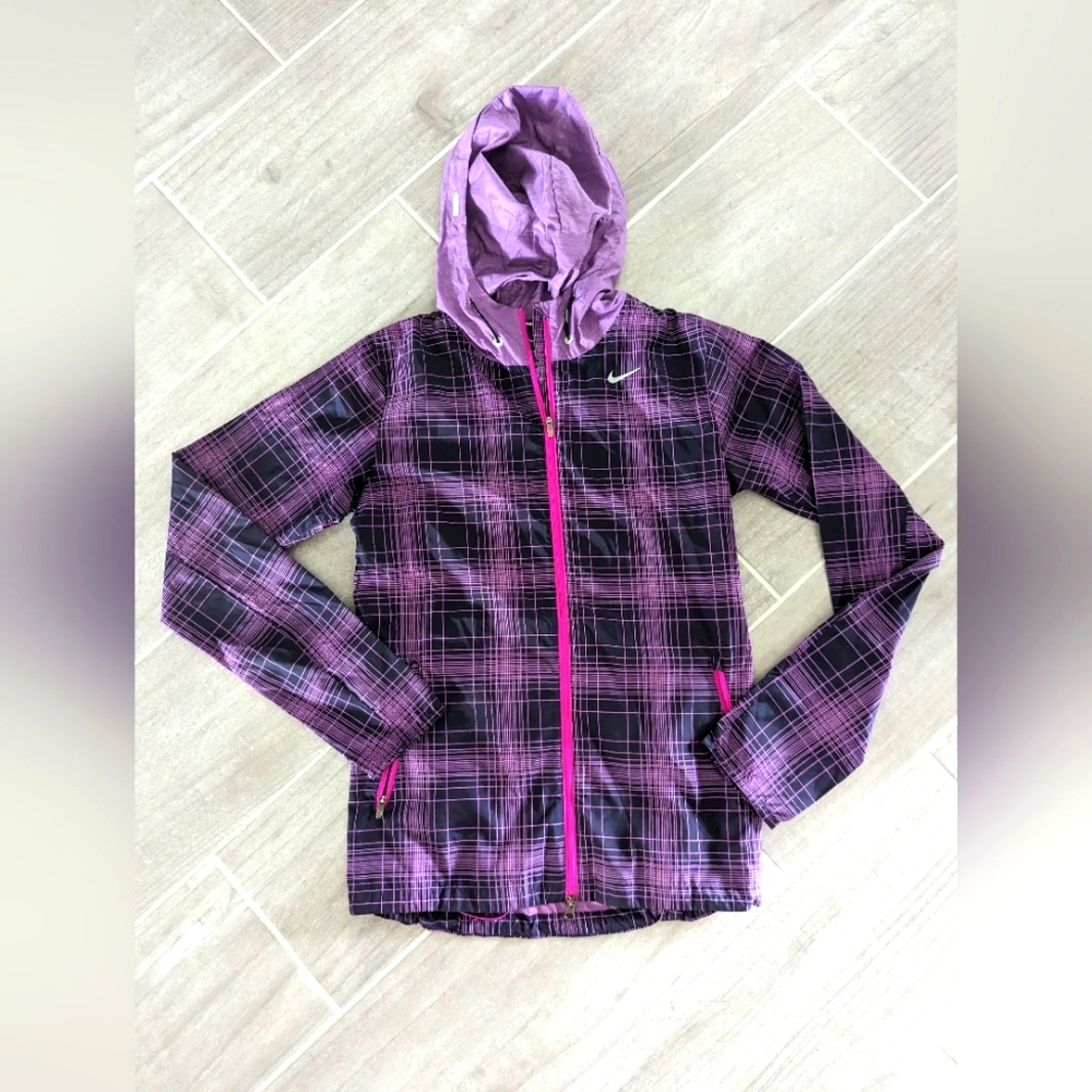 Nike lightweight purple rain resistant hoodie jacket